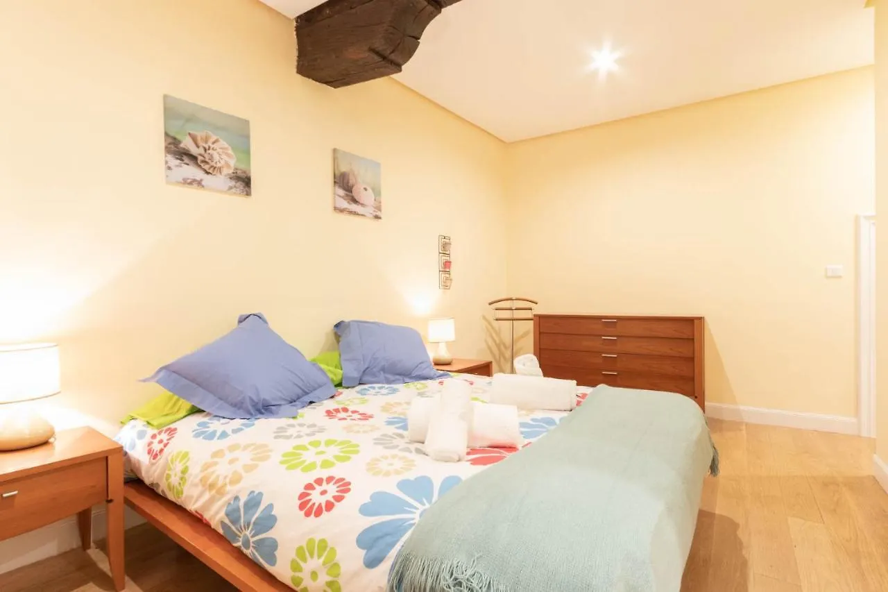 Apartamento turistíco Casco viejo tradición pinchos y gastronomía Bilbau 0*,  Espanha